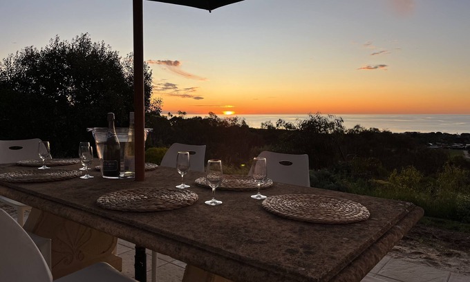 Carrickalinga Cottage | CURROLGA Elevated Seaviews, Tranquil Coastal Retreat Rolling hills, Dogs welcome