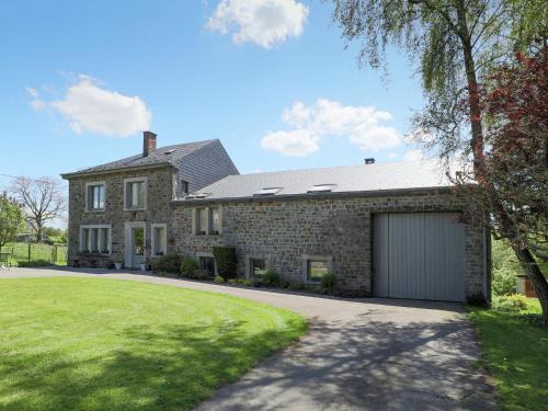 Tenneville House | Cushy Holiday Home with Fenced Garden