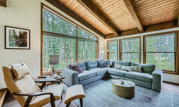 Keystone Cabin | Custom cabin nestled in the trees, quick drive to the slopes!