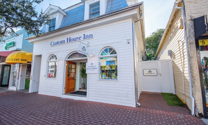 Historic Seaport Apartment | Custom House Inn | 8 BR Suite Compound on Duval!