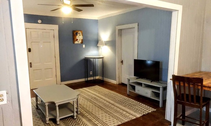 Denver Heights House | Cute 2 Bedroom 2 Miles From Downtown