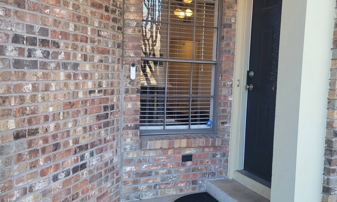 South Arlington Condo | Cute and Cozy Condo. Home away from home.