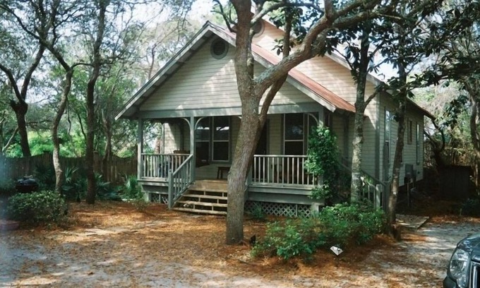 Grayton Beach House | Cute as a "Bugs Ear" in Grayton Beach - Wifi 2-King Bed 2-Bath