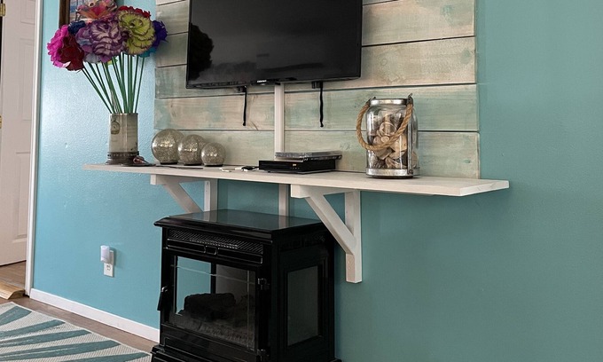 Harlingen House | Cute Cottage in 55 an older community
