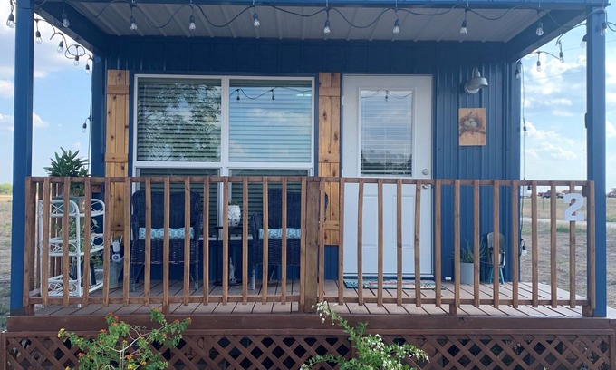 Carmine Cottage | Cute cottage just 5 minutes from Round Top!