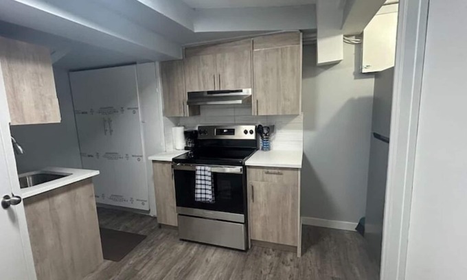 Highland Park House | Cute Highlandpark (Lower B Unit)