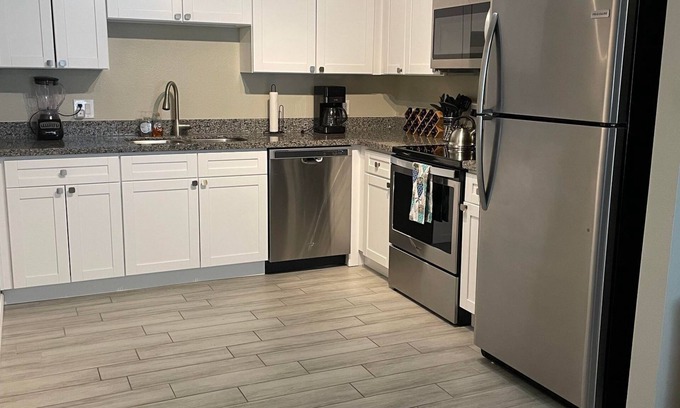 East Mesa Condo | Cute Remodeled Condo close to hiking/horse trail with wifi