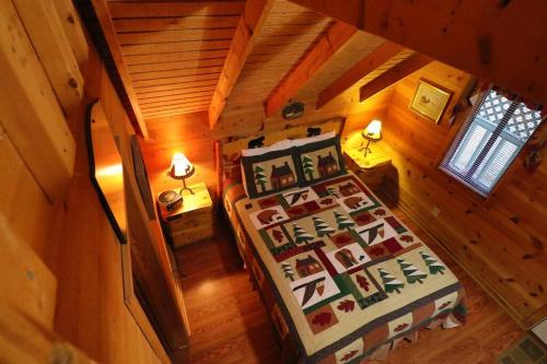 Helen House | Cute updated Mountain Cabin fireplace #3