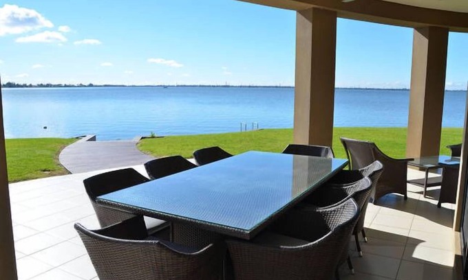 Mulwala House | Cypress House directly on Lake Mulwala