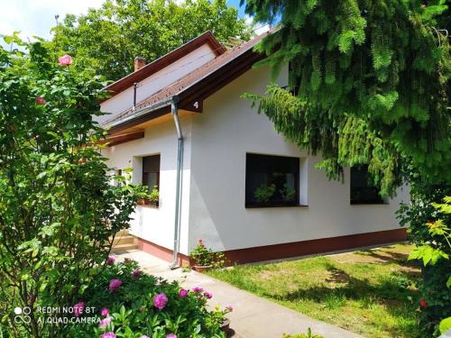 Balatonszarszo Apartment | Dóra Apartman