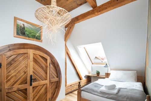 Lanskroun House | Dům u města Milána - sedm dveří, sedm světů