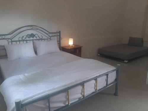 Kecamatan Masbagik House | D' La Calma Guest House