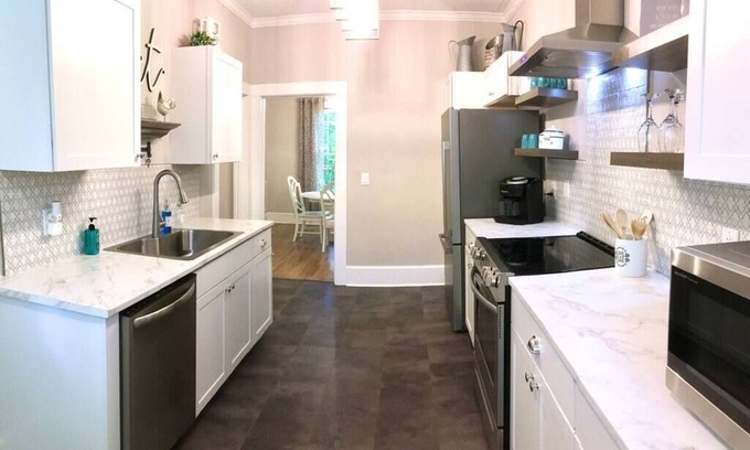 Newton House | D-Liteful Stay in Downtown Newton