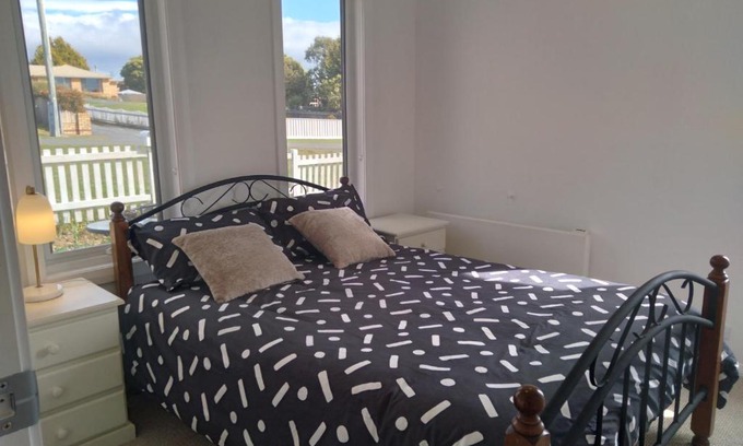 Oatlands Apartment | D"s cottage - Self contained guest suite