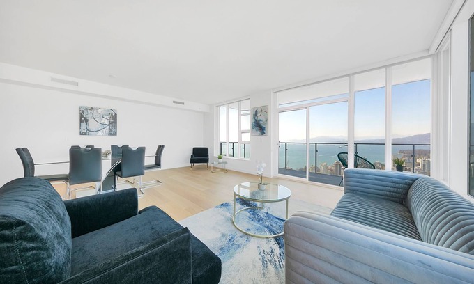 Downtown Vancouver Apartment | D82 - Incredible 55th Floor Luxury Apartment