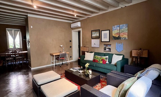 Centro Storico Nord Apartment | da Mari - in the historical center of Brescia, refined, quiet and spacious