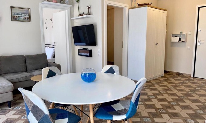 Dafni-Ymittos Apartment | Dafni's home is in 200m to metro Ag Ioanis