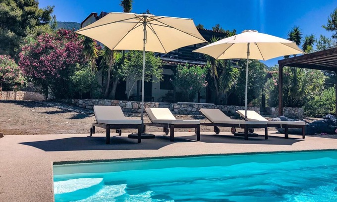 Paradise Beach Villa | Dafnihousegreece.com