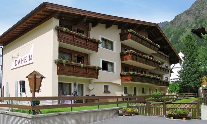 Plangeross Apartment | Daheim – Edelweiß by Interhome