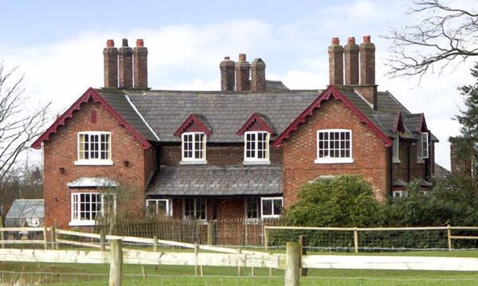 Knutsford Apartment | DAIRY APARTMENT 1, character holiday cottage in Tatton Park