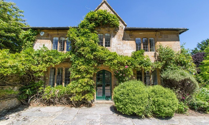 Ilminster Cottage | Dairy House - a beautiful 7 bed stone house set in private parkland (sleeps 16)