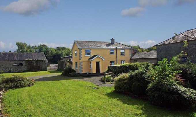 Fethard House | Dairy Walk - Two Bedroom House, Sleeps 6