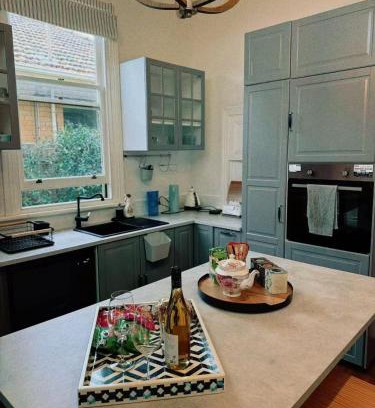Brighton Villa | Daisy home