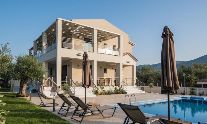 Alonia Villa | Daisy's Garden - Villa with Private Pool, Ideal for Large Groups, by ZanteWize