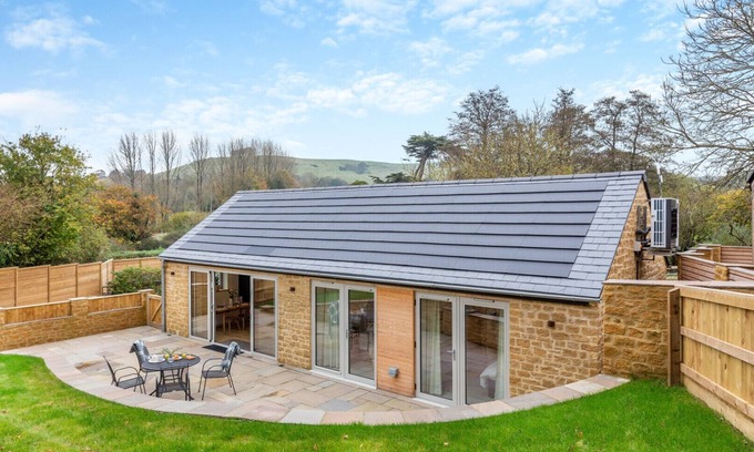 Melplash House | Dandy Cottage - Two Bedroom House, Sleeps 4