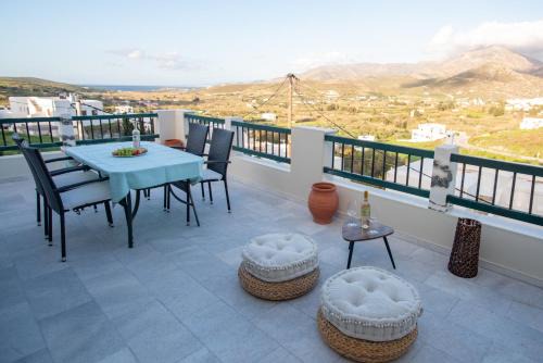 Galini Apartment | Daniel and Marina