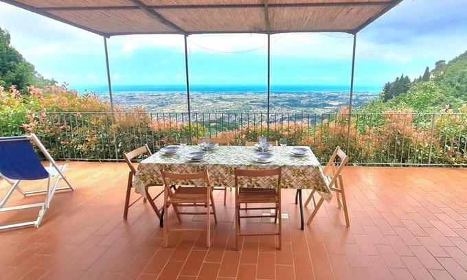 Santa Lucia Apartment | Daniela In Camaiore, Tuscany