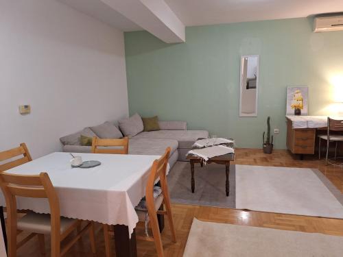 Kisela Voda Apartment | Daniels apartment