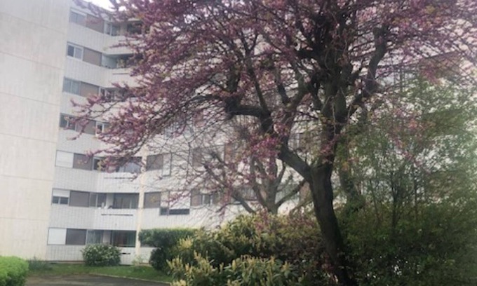 Rueil-Malmaison Apartment | Dans la Verdure, au Calme Près de Paris