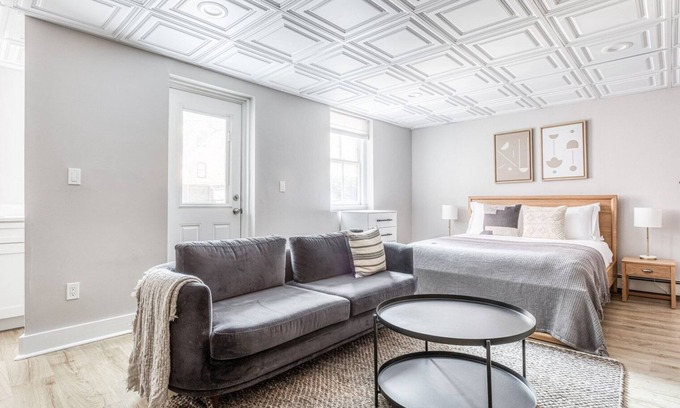 Back Bay West Apartment | Dapper Back Bay Studio, Steps from Newbury St. w/patio by Blueground