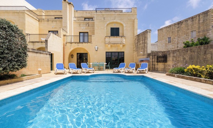 Ta' Għammar Villa | Dar ta Lonza, Villa in Gozo with private pool, quiet location & family friendly