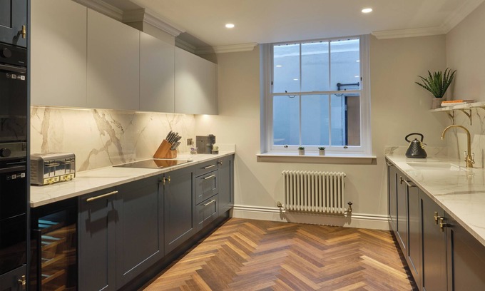 City of Westminster Apartment | Darley House 2 bedroom | Right off Hyde and Green Parks | Parking Available