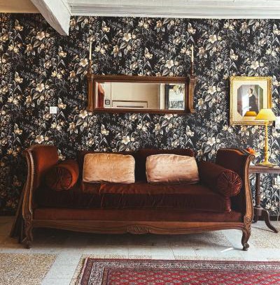 Saint-Sauveur-en-Puisaye Apartment | Darlings Guest House