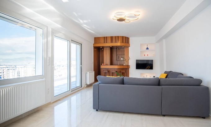 Galatsi Apartment | Das Lichtdurchflutete Penthouse in Athen
