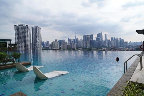 Taman Keramat Apartment | Datum Jelatek Residence By Rasbo Galaxy Suites