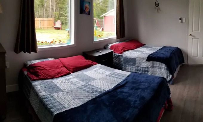 Reynolds Cabin | Dawson's Cabin is your private country getaway with seasonal pool and hottub.
