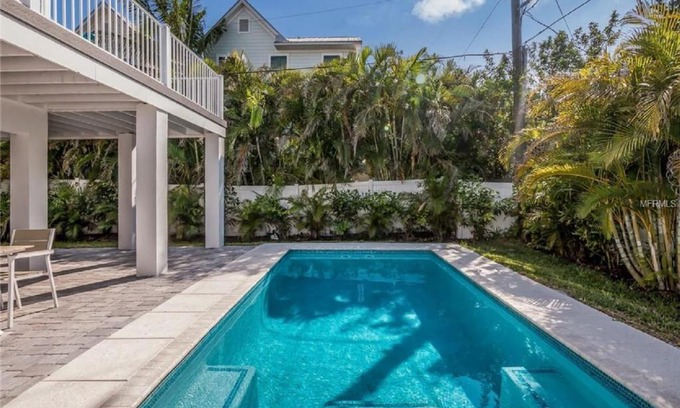 Holmes Beach House | Day Break Bungalow by AMI Locals