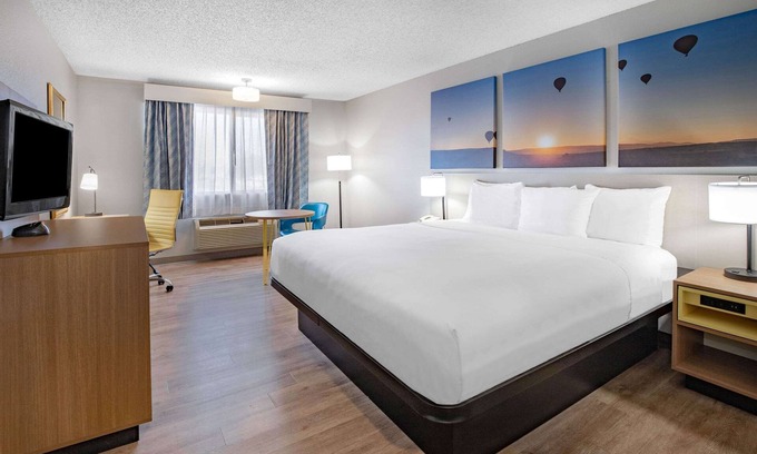 Bernalillo Hotel | Days Inn by Wyndham Bernalillo