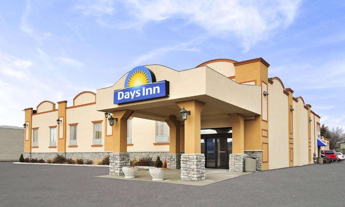Brampton Hotel | Days Inn by Wyndham Brampton
