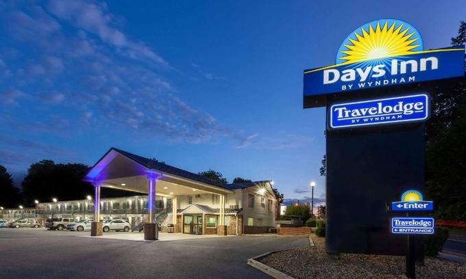 Charles Town Hotel | Days Inn by Wyndham Charles Town