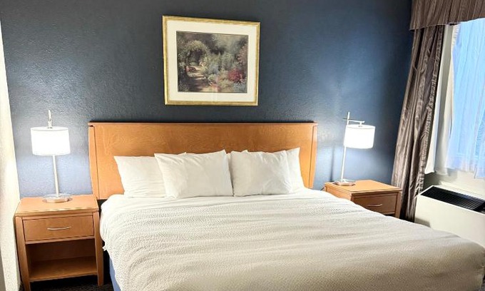 Drayton Valley Hotel | Days Inn by Wyndham Drayton Valley
