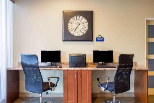 East Kootenay Hotel | Days Inn by Wyndham Cranbrook Conference Centre
