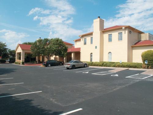Georgetown Hotel | Days Inn by Wyndham Georgetown