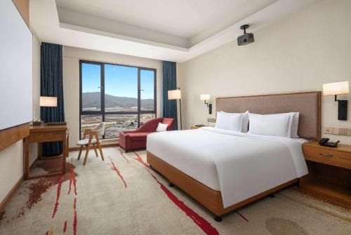 Xihu Hotel | Days Inn by Wyndham Hangzhou Zhuantang