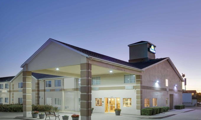 Mesquite Hotel | Days Inn by Wyndham Mesquite Rodeo TX