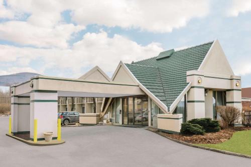 East Haven  Rutland County Hotel | Days Inn by Wyndham Rutland/Killington Area